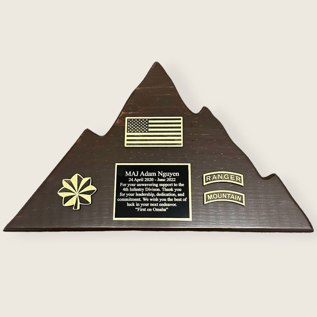 mountain plaque in dark pine wood with black and gold color scheme